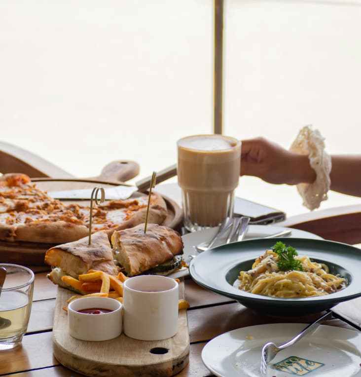 Hospitality revenue decision dashboard